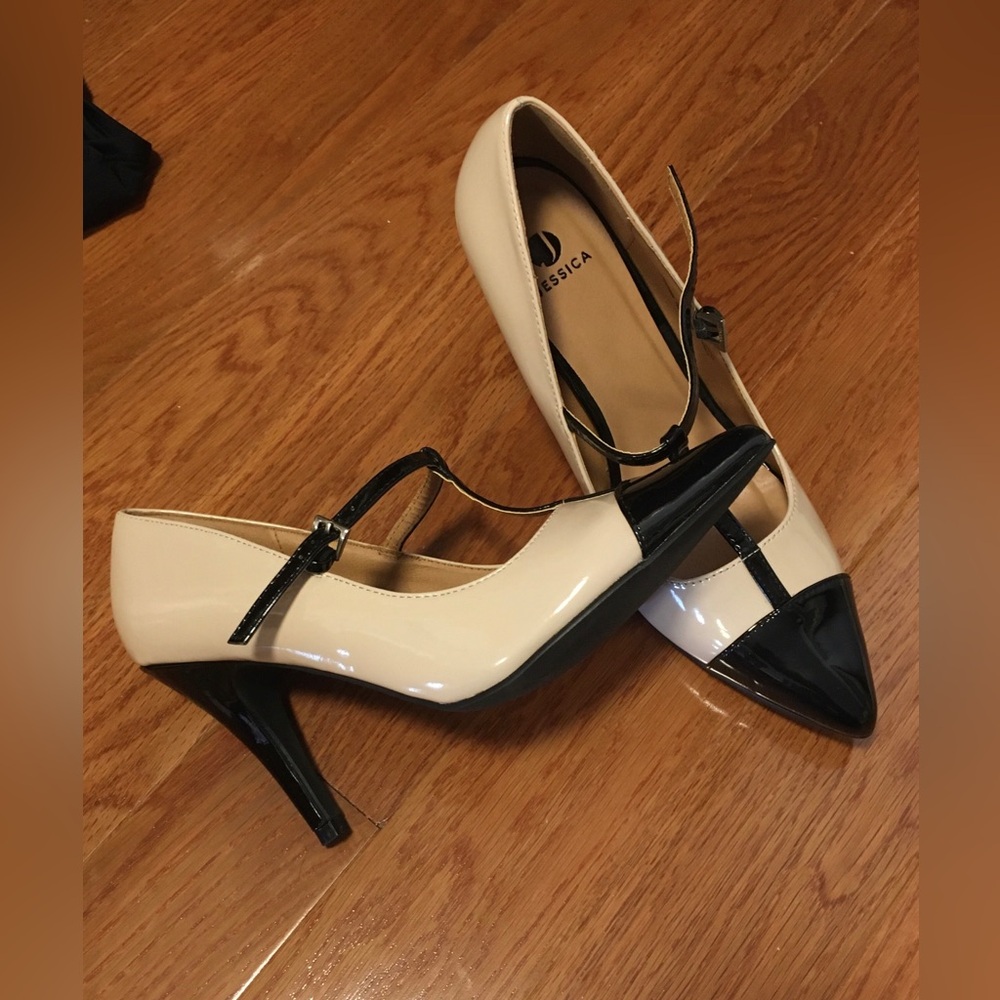 Beautiful womens shoes brand new